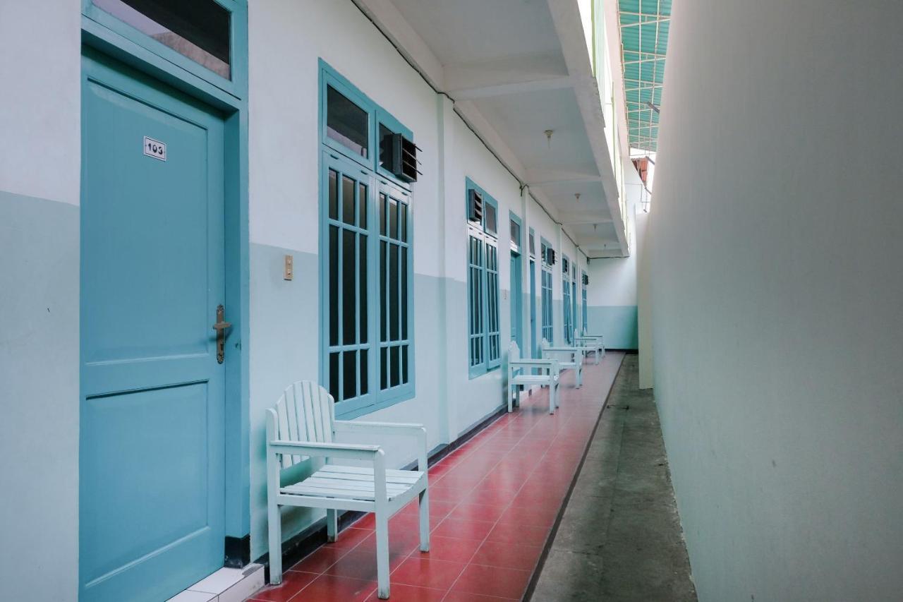 Hotel Taman Indah Madiun Esterno foto