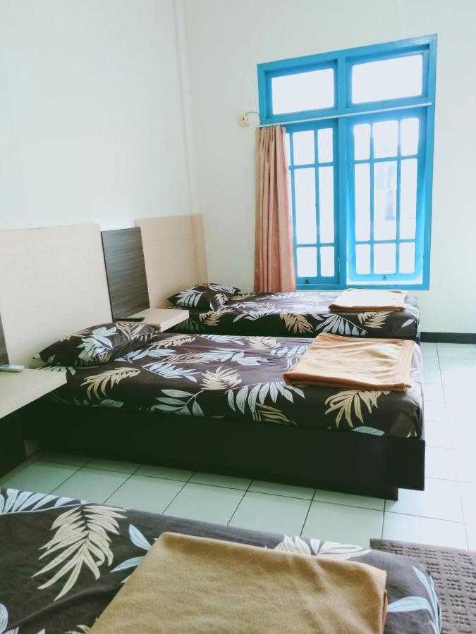 Hotel Taman Indah Madiun Esterno foto