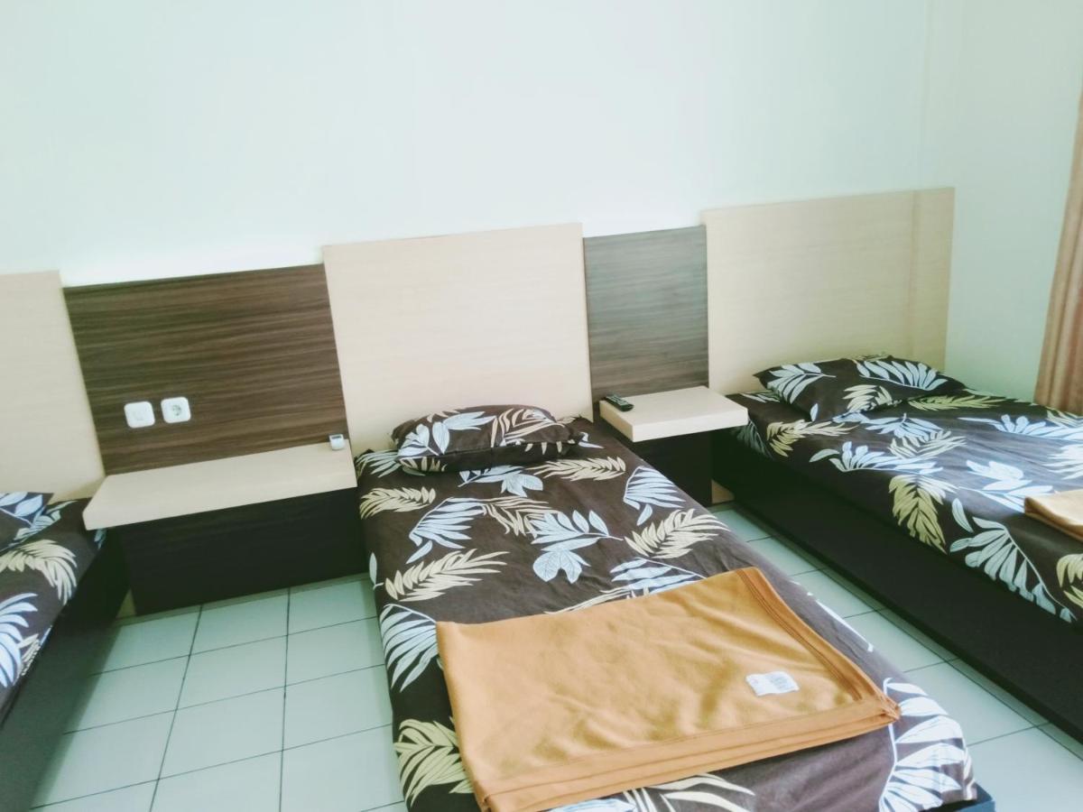 Hotel Taman Indah Madiun Esterno foto