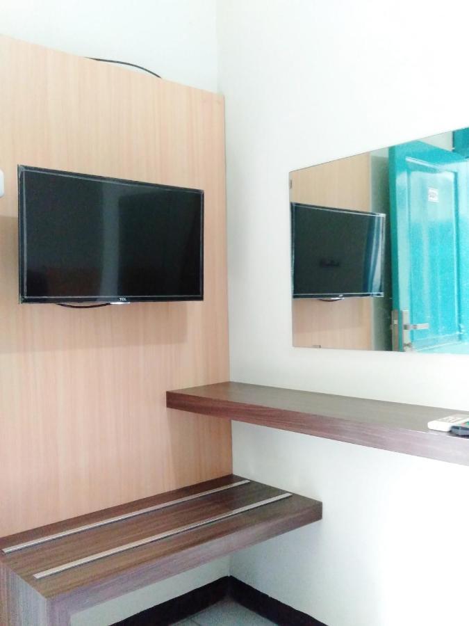 Hotel Taman Indah Madiun Esterno foto