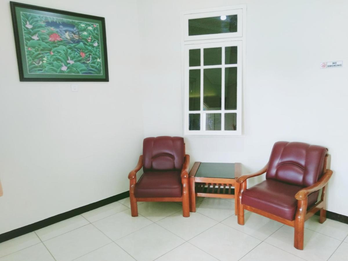 Hotel Taman Indah Madiun Esterno foto