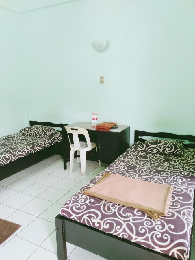 Hotel Taman Indah Madiun Esterno foto