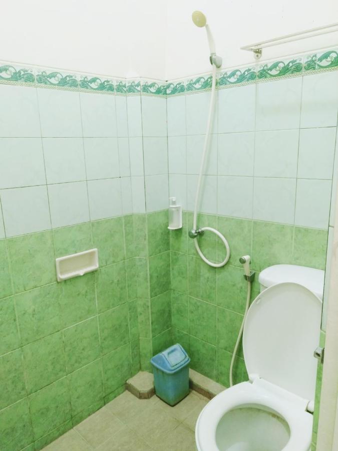 Hotel Taman Indah Madiun Esterno foto