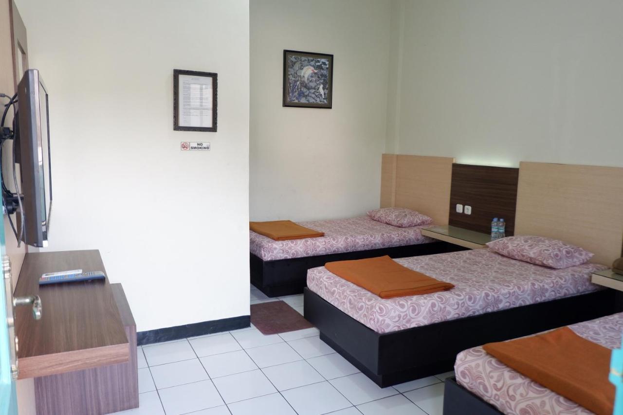 Hotel Taman Indah Madiun Esterno foto