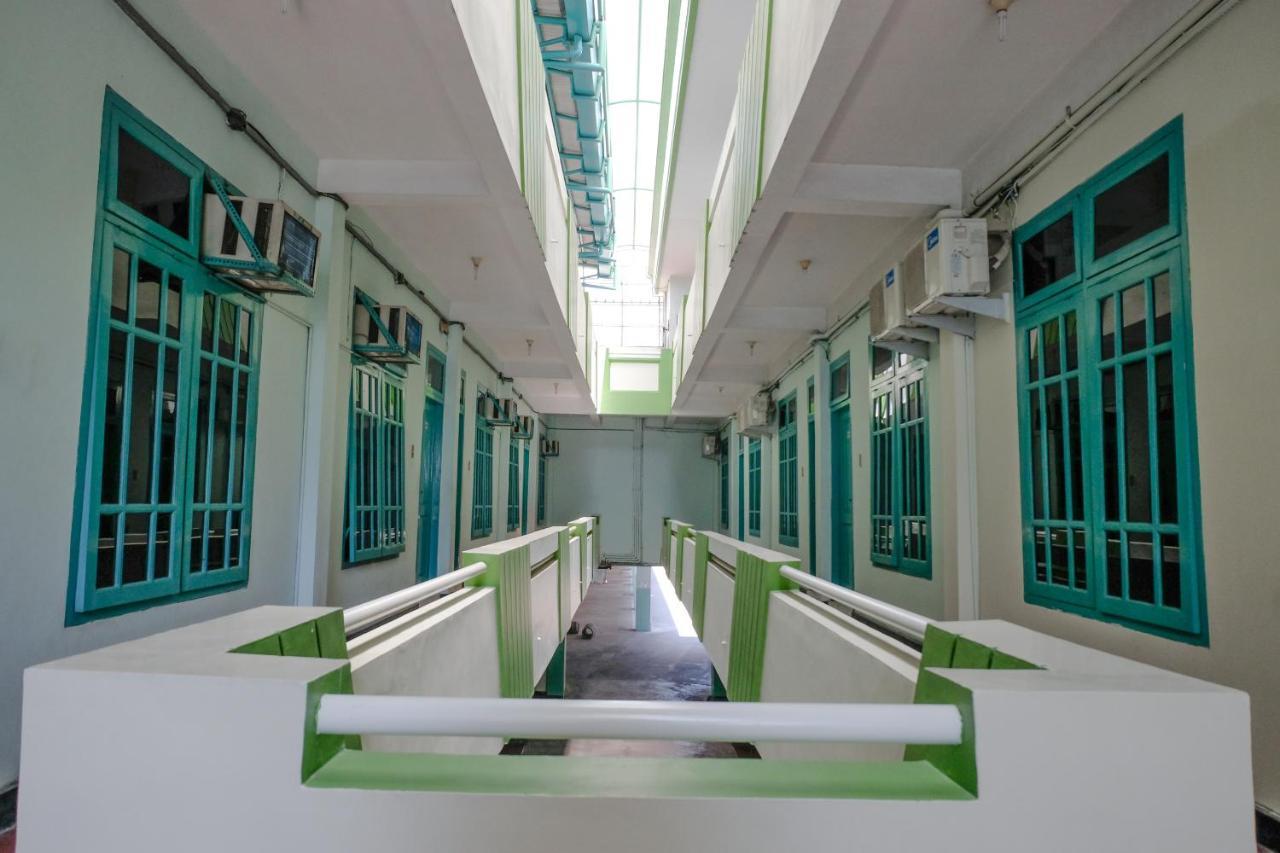 Hotel Taman Indah Madiun Esterno foto