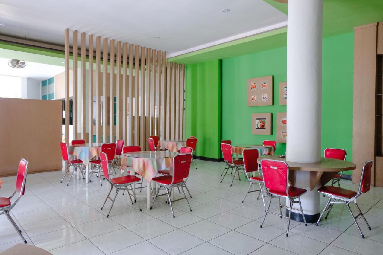 Hotel Taman Indah Madiun Esterno foto
