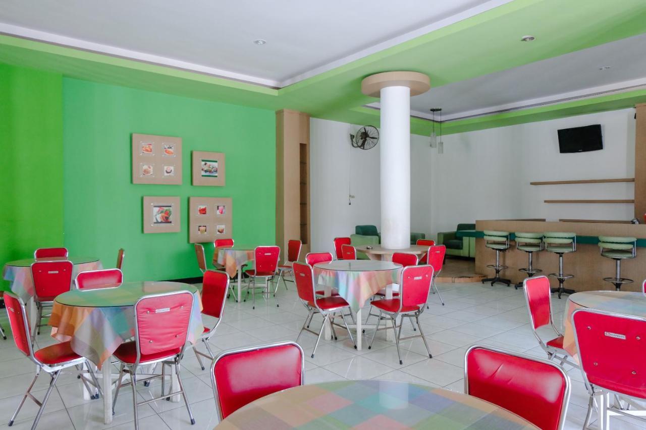 Hotel Taman Indah Madiun Esterno foto