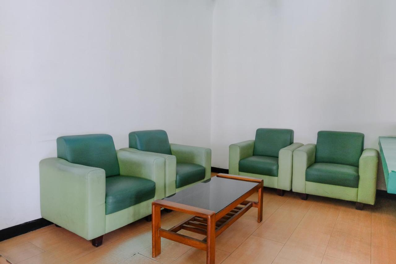 Hotel Taman Indah Madiun Esterno foto